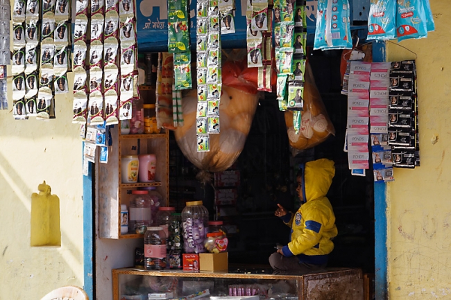 Sur la route d'Orchha-091
